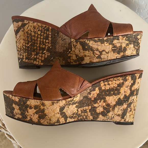 Nine West brown leather platform sandals- Sz 8M. - Picture 5 of 10